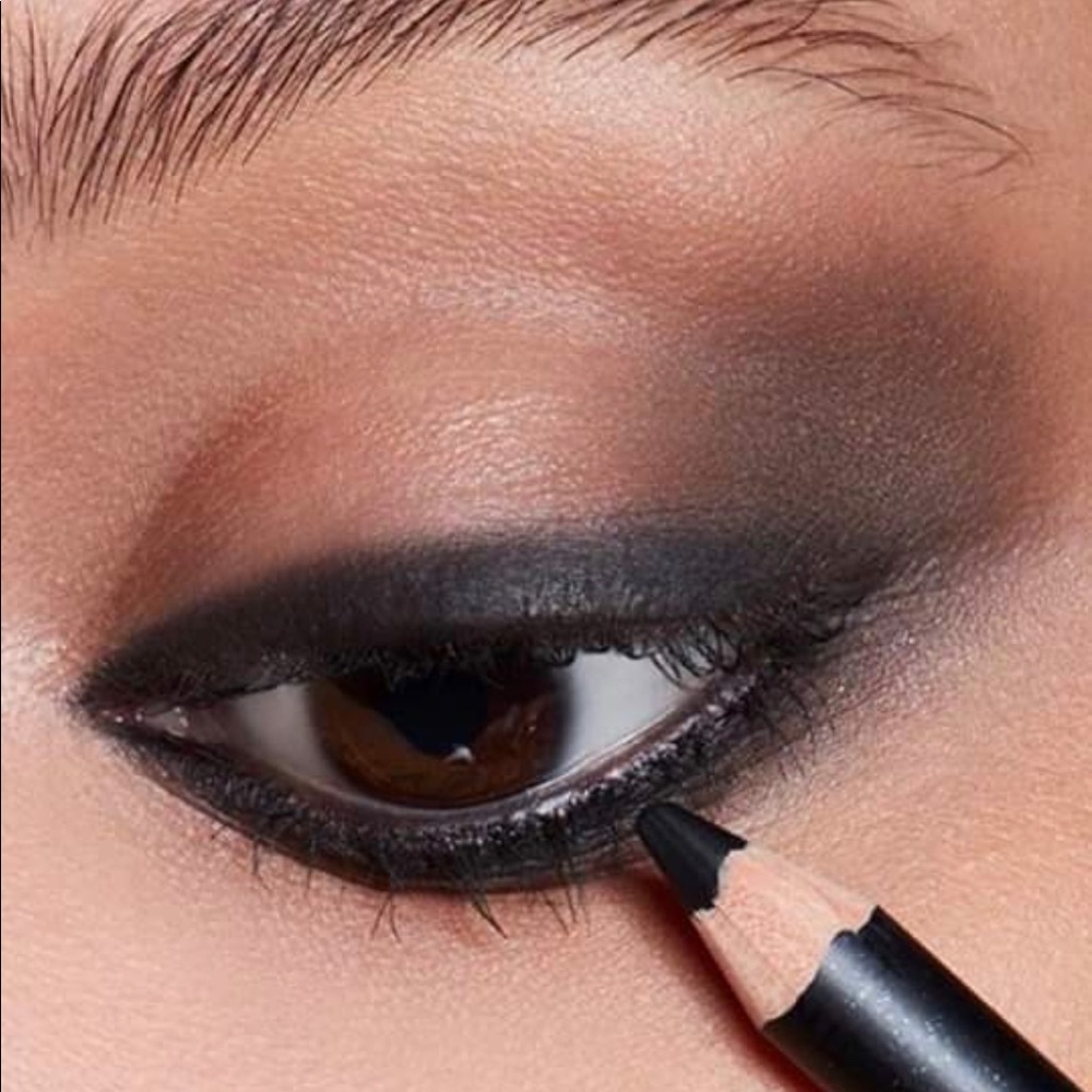 M.A.C BLACK pencil Kohl Eyeliner - SMOLDER - Picture 4 of 4